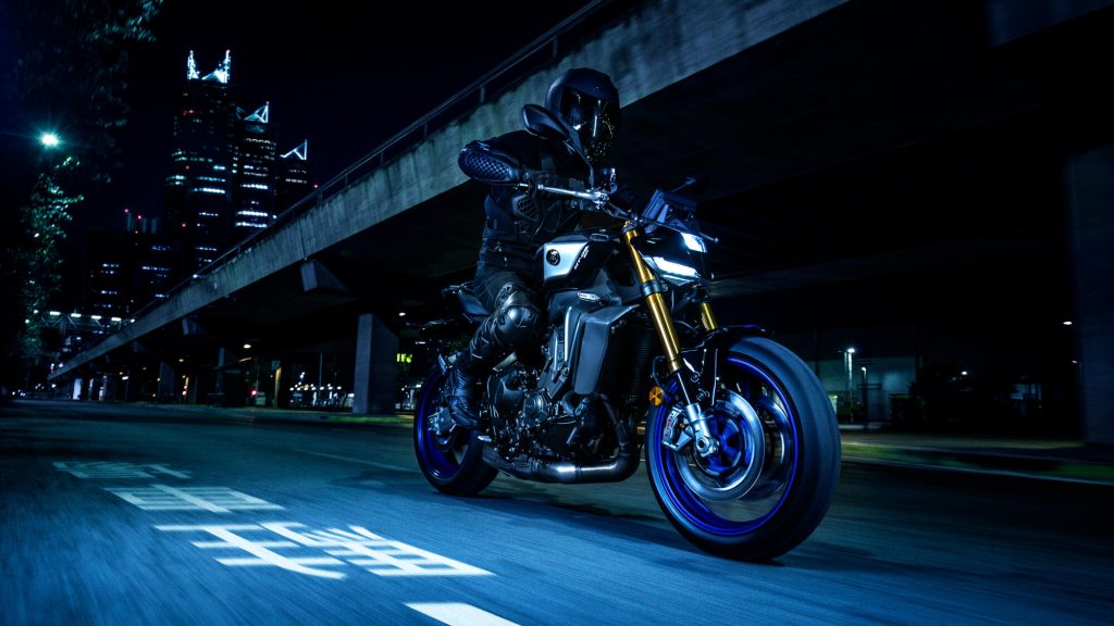 Yamaha e Motoplatinum la prima kasko moto in Italia