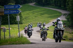 Assicurazione Moto con “Scatola Nera”: Come Funziona e Quanto Si Risparmia