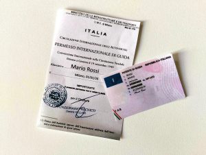 La patente italiana unita a quella Internazionale permette di viaggiare in motocicletta in tutto il mondo