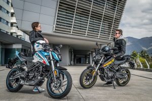 le 125 cc sono le moto che si possono guidare con la patente A1. Sono il sogno di chi ha 16 anni.