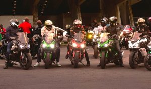 Moto e scooter nel traffico cittadino, tema rinnovo patente