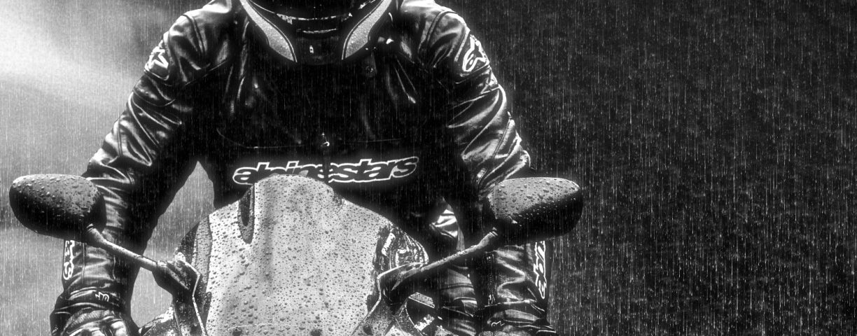 yamaha-r6-pioggia-bianco-nero